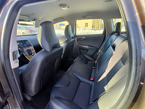 Volvo XC60 Intelli Safe PRO Winter (10 foto / 14)