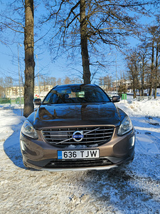 Volvo XC60 Intelli Safe PRO Winter (13 foto / 14)