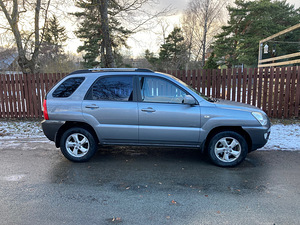 Kia Sportage 4WD 2.0 diisel (6 foto / 13)