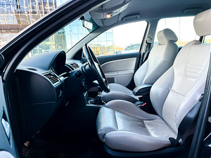 Ford Mondeo ST220 3.0 V6 166kW (8 foto / 10)