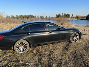 BMW F02 750Li xDrive (5 foto / 10)