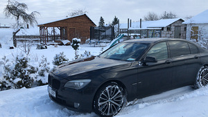 BMW F02 750Li xDrive (9 foto / 10)