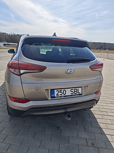 Hyundai Tucson 2016 2.0 (Premium) (3 foto / 8)