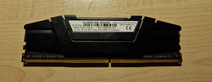 Ripjaws V DDR4-3200 CL16-18-18-38 1.35V 8GB (2 foto / 2)