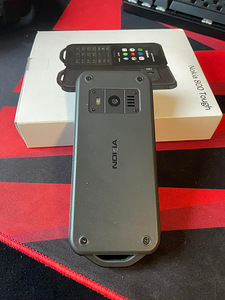 Продать Nokia 800 Tough | (2 фото из 4)