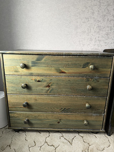 Mööbel (kummut, voodi, peegel, öökapid) (1 foto / 10)