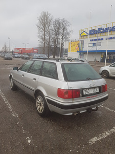 Audi 80 Avant (4 фото из 6)