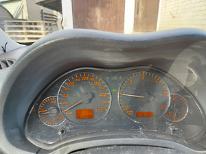 Toyota Avensis (11 foto / 12)