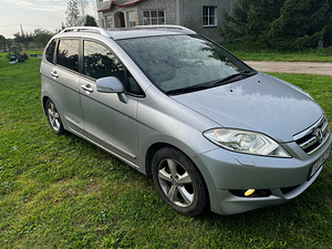 Honda FR-V (6 фото из 7)