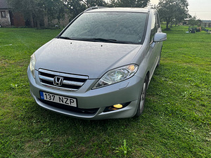 Honda FR-V (7 фото из 7)