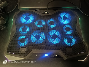 Acer Predator Helios Neo 18" i9-14900HX 64GB, 1TB, 4070 (10 foto / 10)