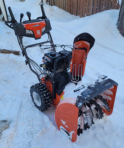 Husqvarna ST 324 lumepuhur (1 foto / 3)