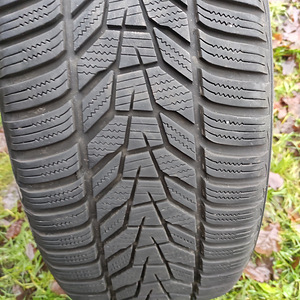 Шины Hankook 235/55/19 (1 фото из 3)