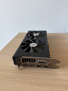 Видеокарта Sapphire NITRO+ AMD (2 фото из 4)