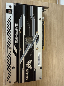 Видеокарта Sapphire NITRO+ AMD (4 фото из 4)