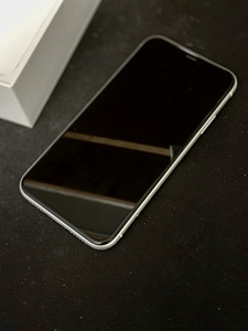 iPhone 11 128GB (3 foto / 4)