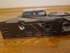 Z390 AORUS PRO + XPG 32GB 3200MHz RAM (2 foto / 3)
