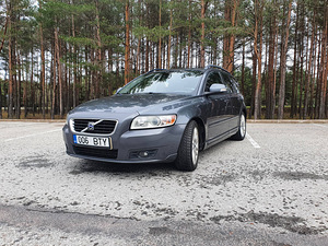 Volvo v50 2.0D 2010 (1 foto / 10)