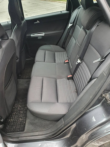 Volvo v50 2.0D 2010 (8 foto / 10)