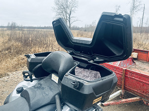 ATV Kymco MXU 700 4x4 +haagis (5 foto / 10)