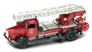 Модель пожарного автомобиля коллекционная