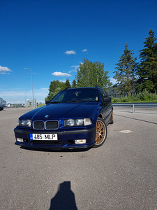 BMW 318 (1 фото из 7)