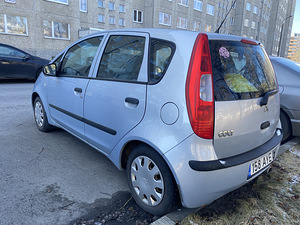 Mitsubishi Colt (7 foto / 12)