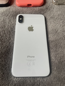 iPhone X, серебристый, 64 ГБ (3 фото из 4)
