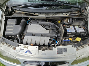 Ford Galaxy (13 foto / 15)