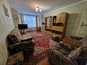 Kangelaste prospekt 42, Pähklimäe, Narva, Ida-Virumaa (3 foto / 9)
