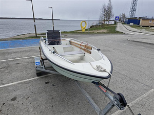 Yamarin 410 + Yamaha 30 hp + Tiki BP750-L (2017 г.) (2 фото из 10)