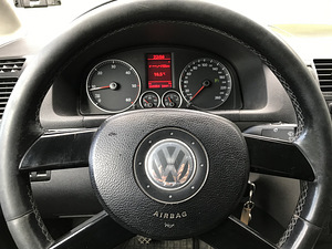 VOLKSWAGEN TOURAN 2.0 TDI 103kW (8 foto / 10)