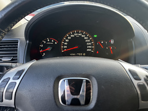 Honda Accord 2.2 103kW (4 foto / 6)