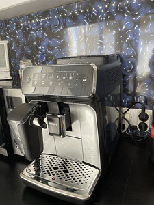 Espressomasin kohvimasin Philips LatteGo E3200 (1 foto / 2)