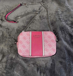 Сумка Guess оригинал (1 фото из 3)