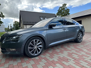 Auto Skoda Superb Laurin & Klement (2 foto / 8)