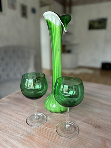 Rohelisest klaasist komplekt (3 foto / 7)