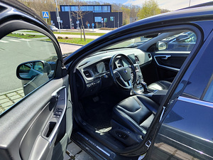 Volvo S60 Premier 2.0 180kW (7 foto / 15)