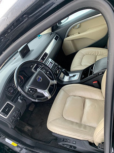 Volvo V70 2.4 136kW 2009 (7 foto / 12)