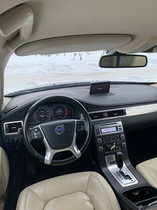 Volvo V70 2.4 136kW 2009 (8 foto / 12)
