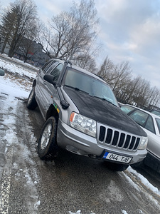 Jeep grand cherokee (2 foto / 3)