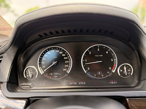 BMW 750d Long Xdrive (6 foto / 15)