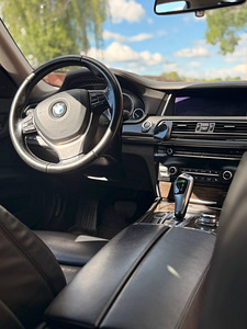 BMW 750d Long Xdrive (15 foto / 15)