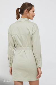 Calvin Klein Teksakleit M (2 foto / 2)