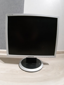 Samsung monitor (3 foto / 3)