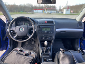 Skoda Octavia 1.9TDI 77kw (8 foto / 11)