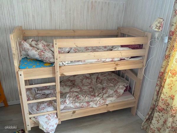 Laste kahekorruseline voodi puidust + 2 madratsid (foto #1)