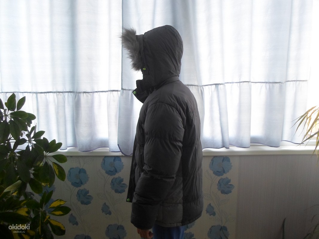 Зимняя куртка для мальчика на 8-12 лет (фото #2)
