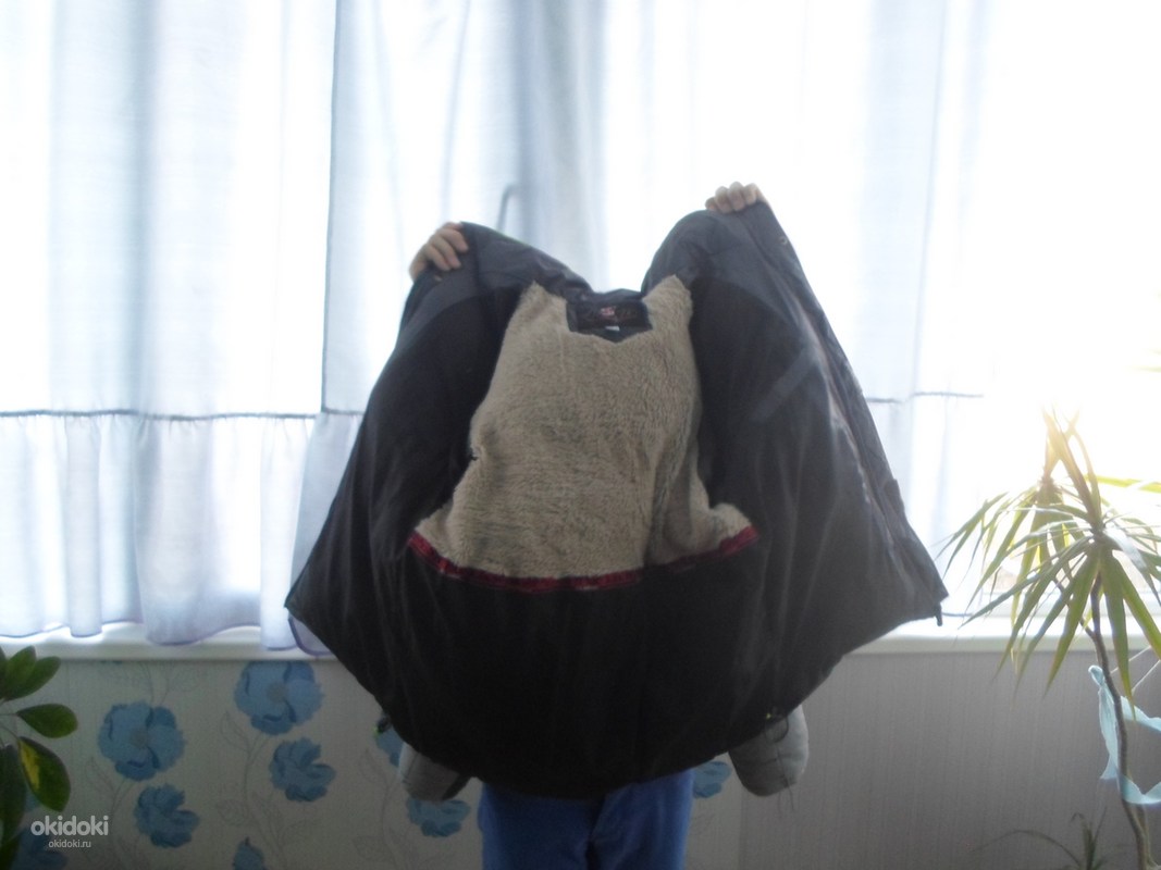 Зимняя куртка для мальчика на 8-12 лет (фото #3)
