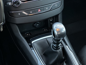 Peugeot 308 1.6 92kW (15 foto / 15)
